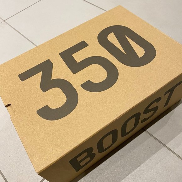 Adidas Yeezy Boost 350 V2 in Zebra, brand New, size 11 - Picture 1 of 2